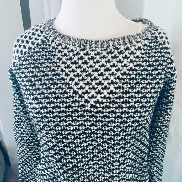 Sparrow Brand Black and White Sweater. - Picture 3 of 9